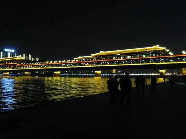 夜色古渡  陈美丽  摄